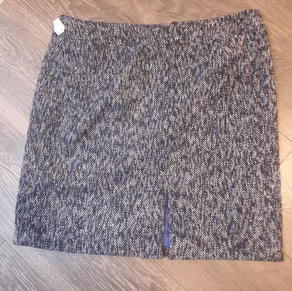 Tahari skirt - Picture 1 of 5